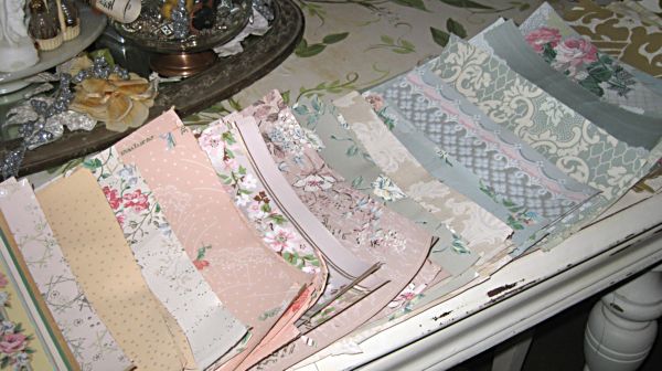 Garden gloves and bed 041
