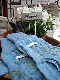 Copy of garden gloves and bed 010