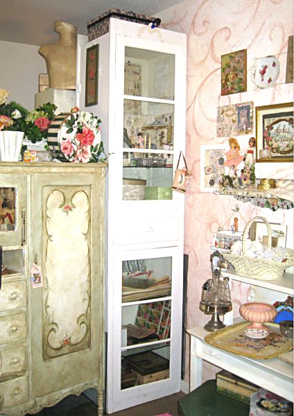 Storage room and leftovers to sell 064
