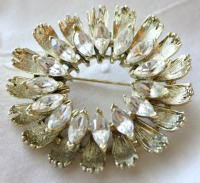 Wreathbrooch