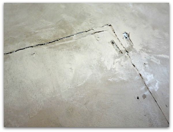Cages wall 011