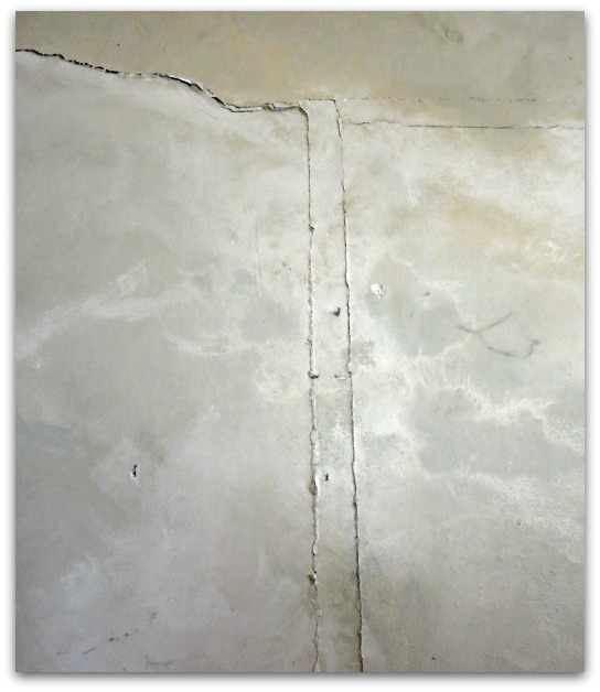 Cages wall 010