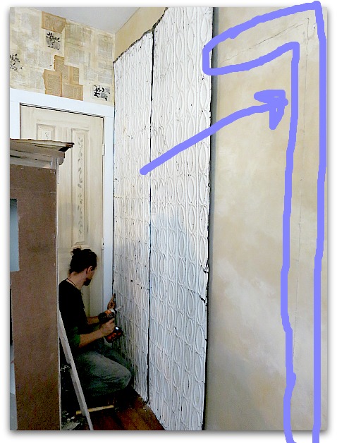 Cages wall 016