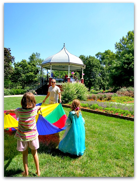 Gazebo party 056