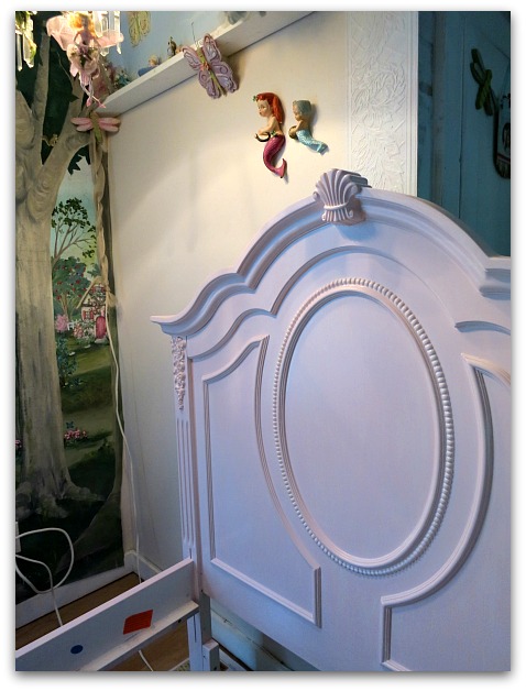 Mermaid bed 001