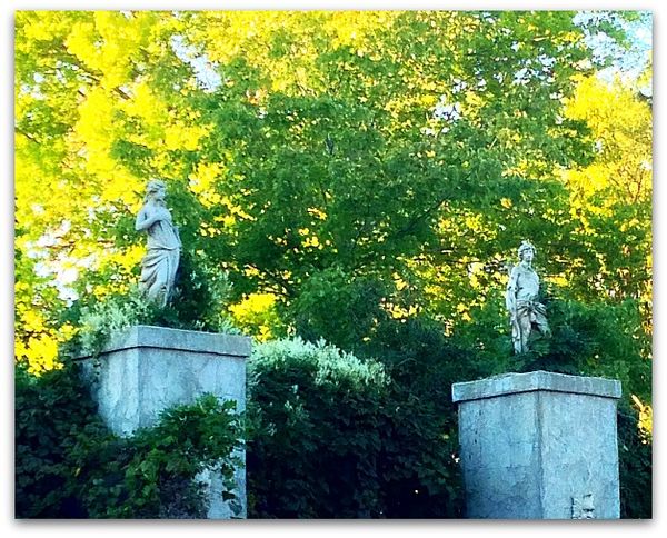 Statue