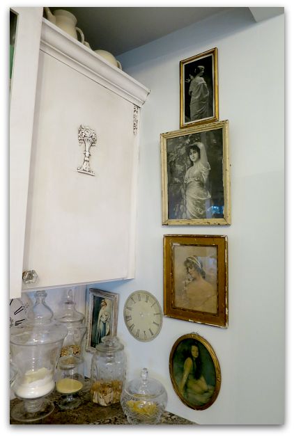 Cabinet 004