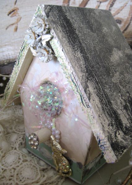 Birdhouse_212
