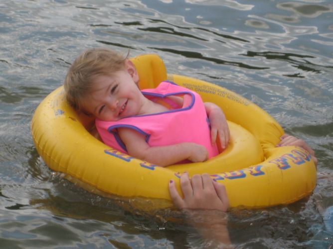 Leelee_swimming_august_004