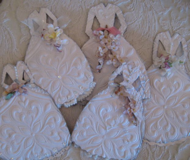 Paper_doll_dresses_048