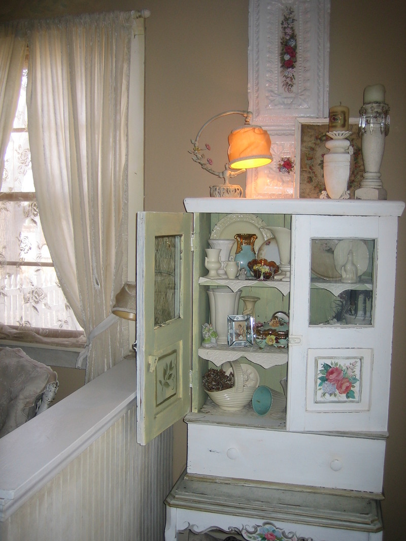 Repainted_bath_and_living_room_008