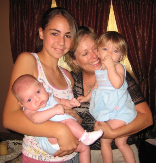 Sharons_party_for_her_sis_001